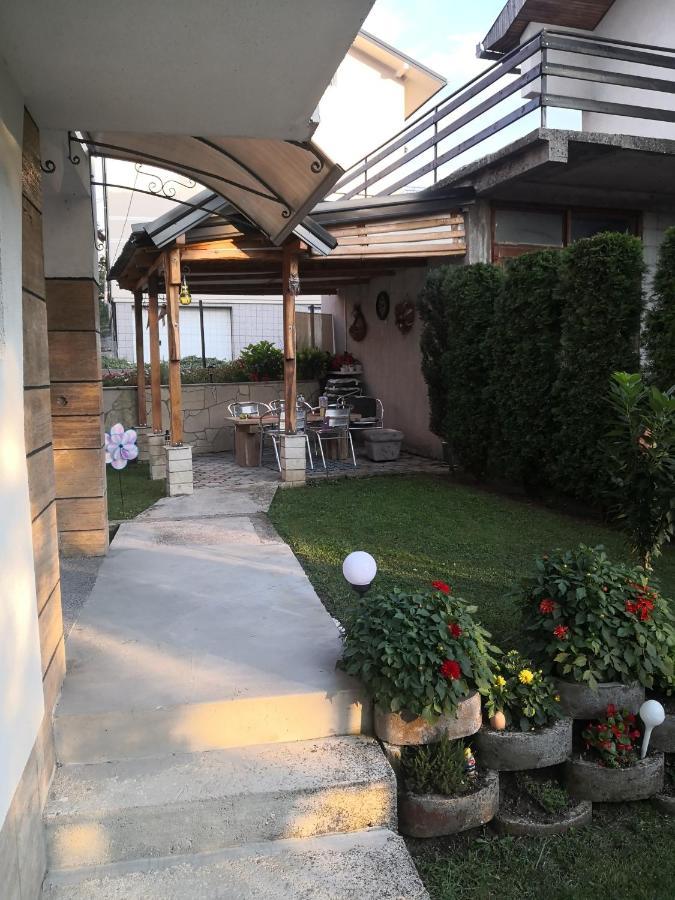 Апартаменты Apartman Volijak Яйце Экстерьер фото